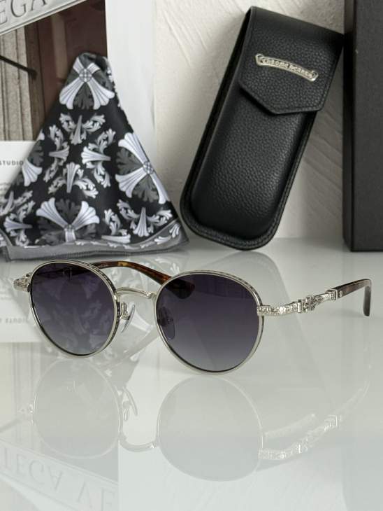 Picture of Chrome Hearts Sunglasses _SKUfw73375631fw
